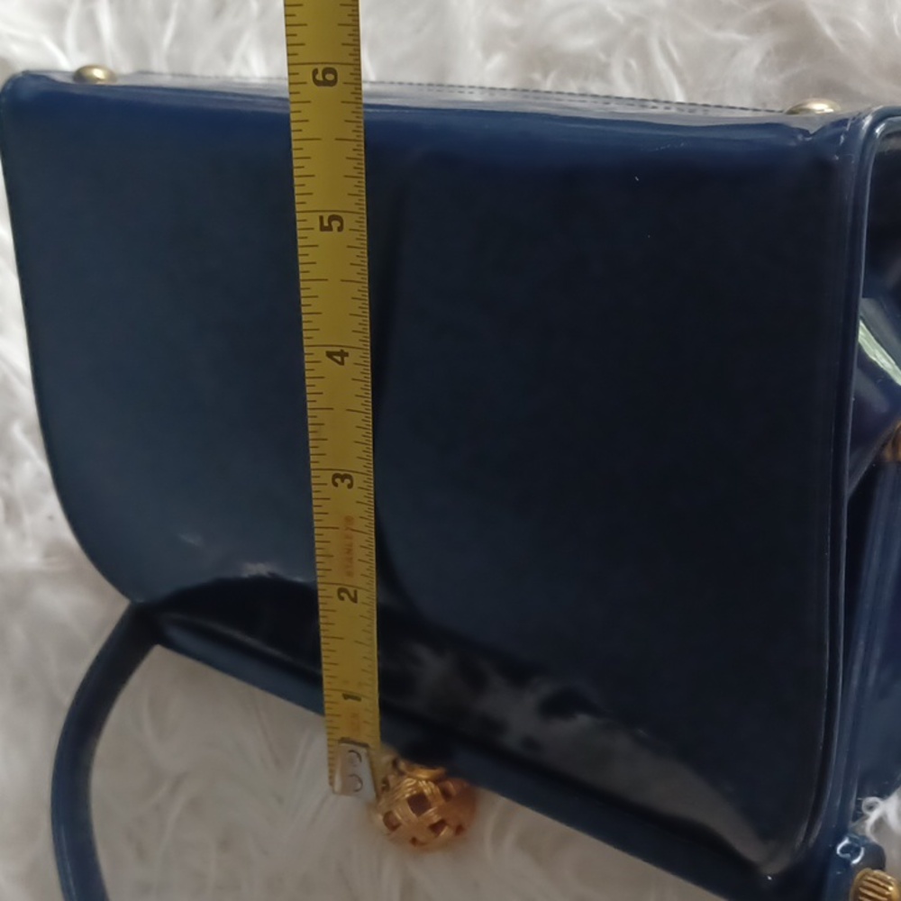 Vintage  patent leather  purse - Picture 11 of 16
